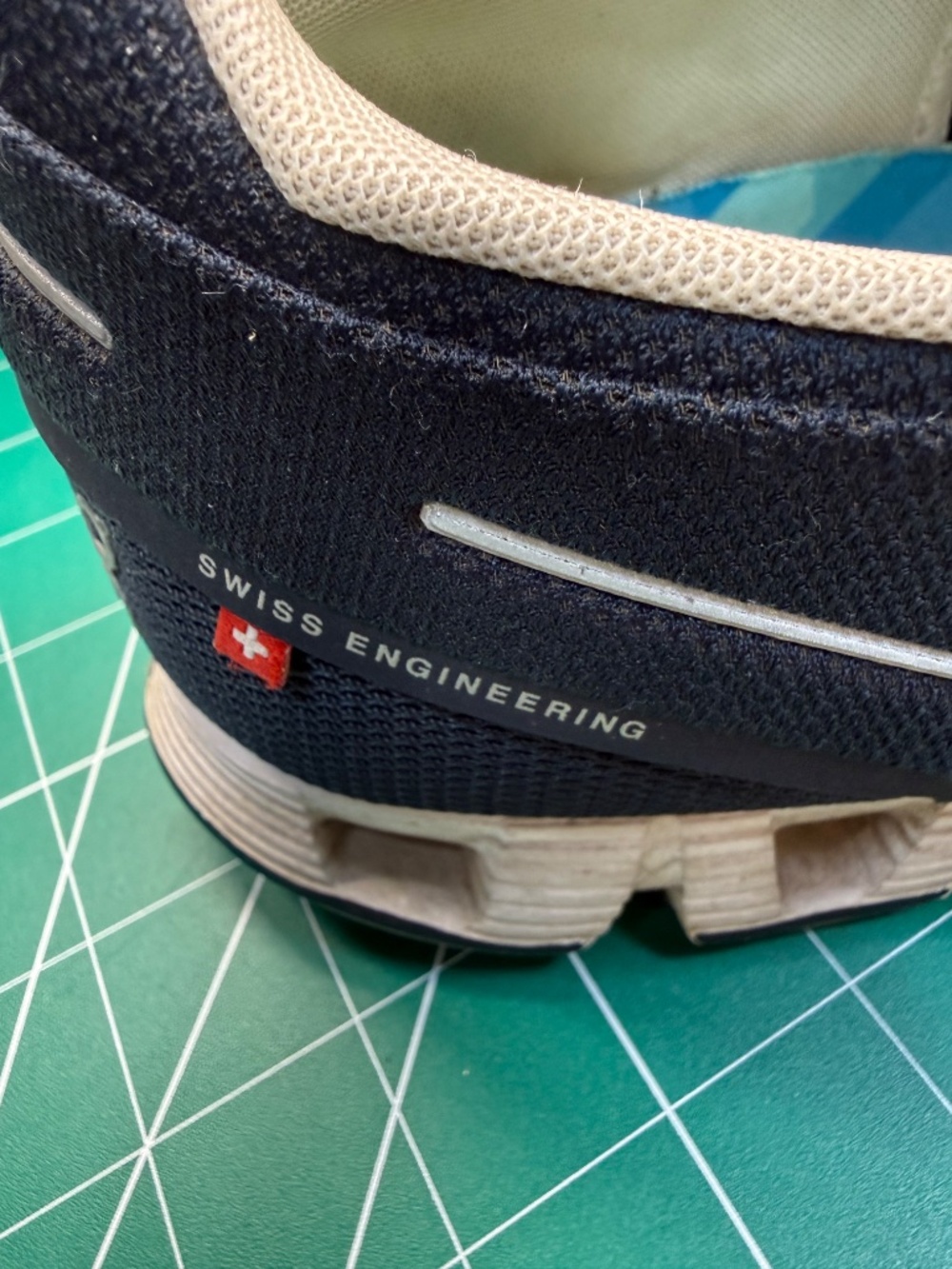 Mens ON running shoes, size 12, blue - Picture 3 of 5